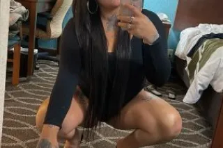 In Town Today Only 🩷 - Image 1